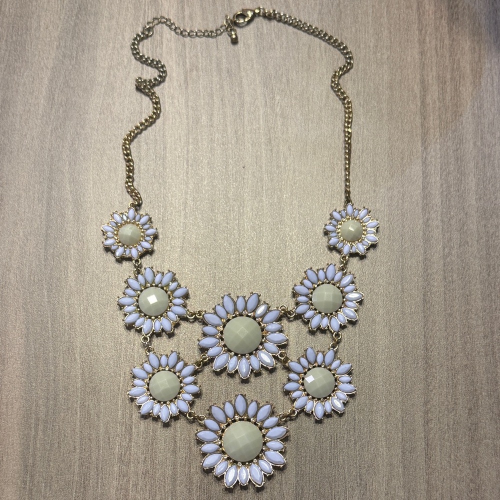 Elegant Gold and Cream Floral Necklace